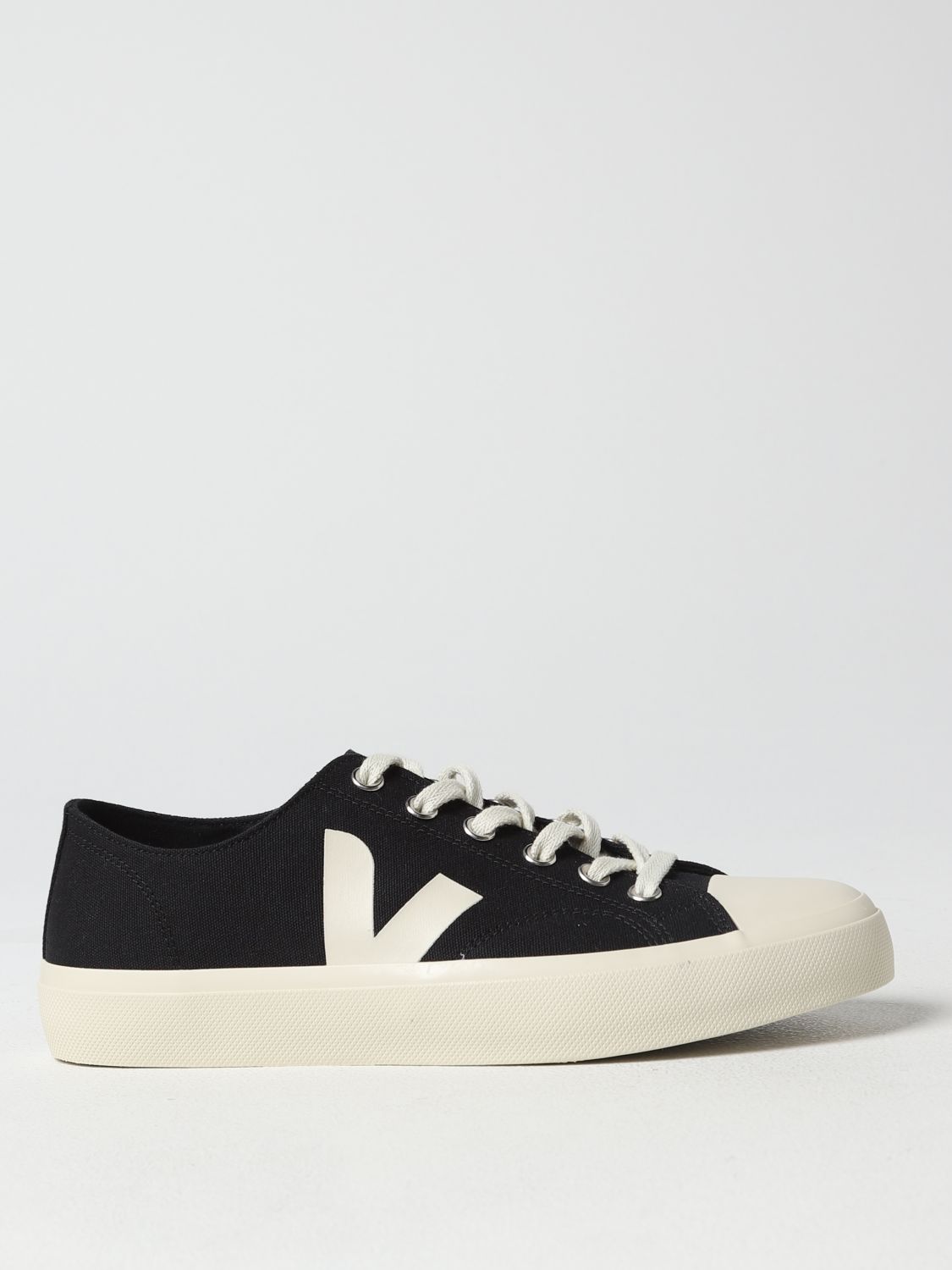 VEJA: sneakers for man - Black | Veja sneakers LM0101397 online on ...