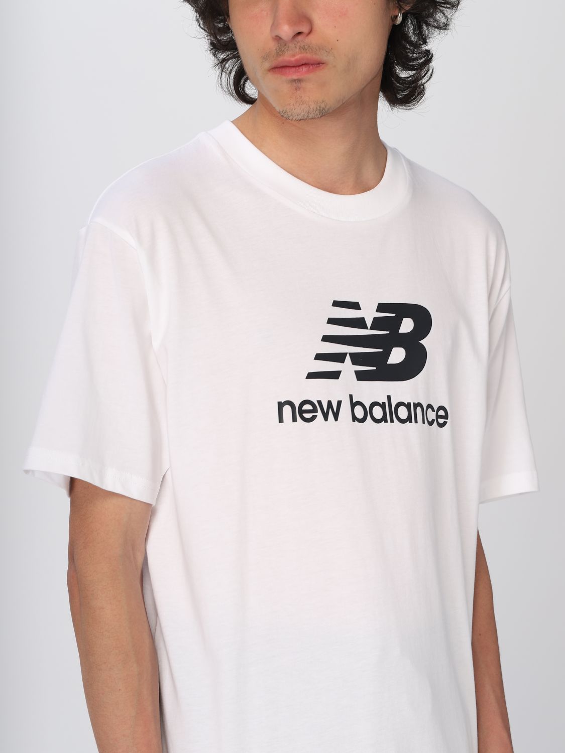 NEW BALANCE: t-shirt for man - White | New Balance t-shirt MT31541WT ...