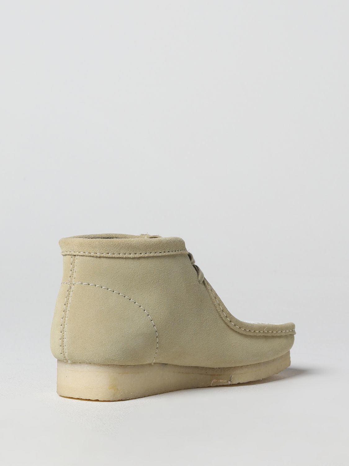 CLARKS ORIGINALS: Zapatos abotinados para hombre, Gris  Zapatos Abotinados  Clarks Originals 26174055 en línea en