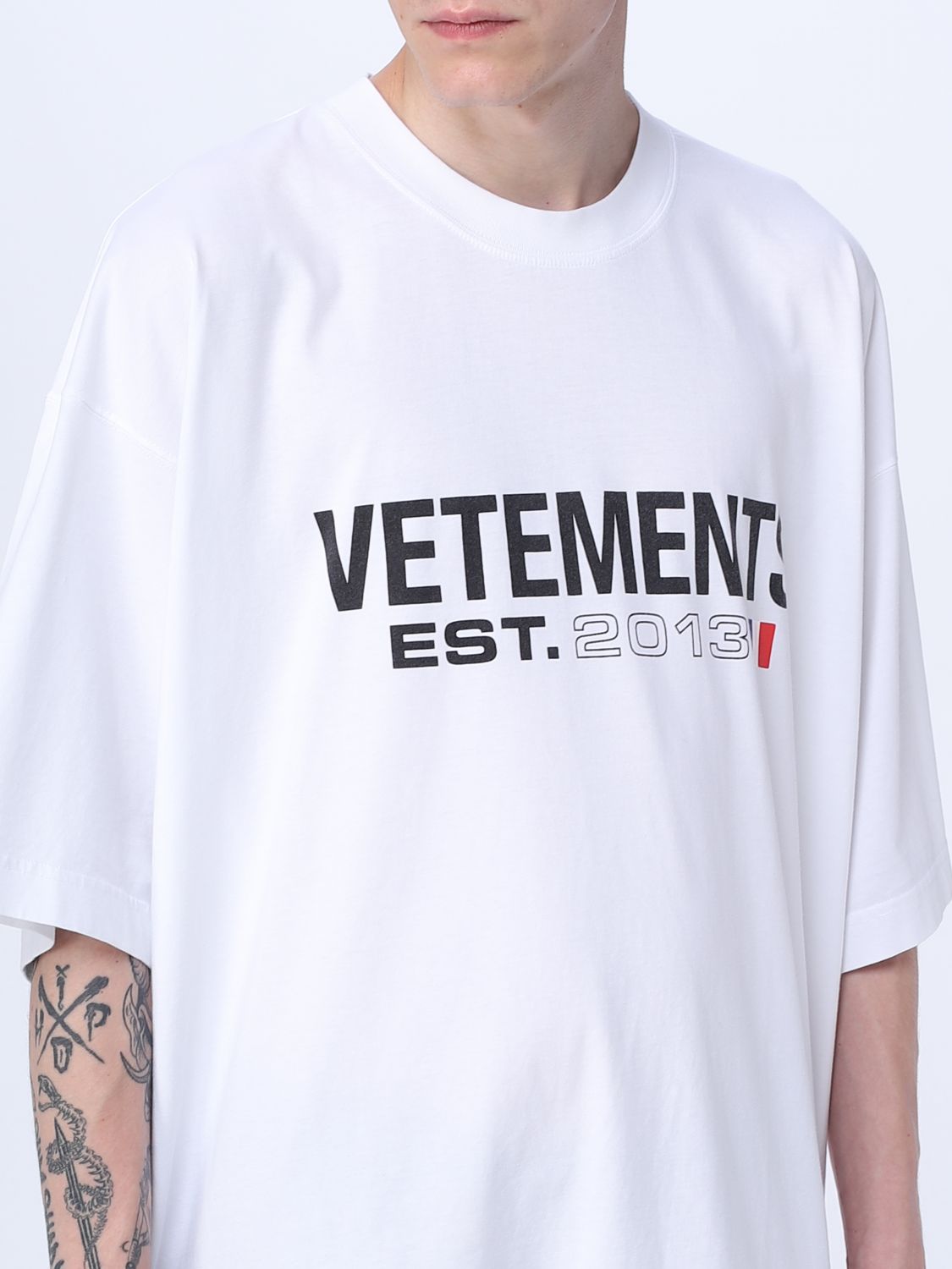 VETEMENTS t shirt for man White Vetements t shirt UE54TR100W