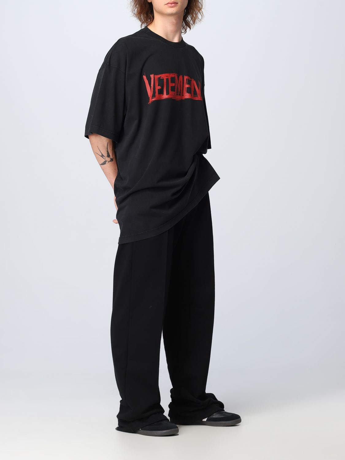 VETEMENTS ヴェトモン ブラック BLACK Tシャツ メンズ 秋冬2023