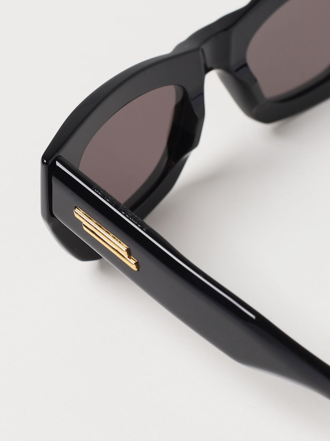 Sunglasses Bottega Veneta Black in Plastic - 31443323