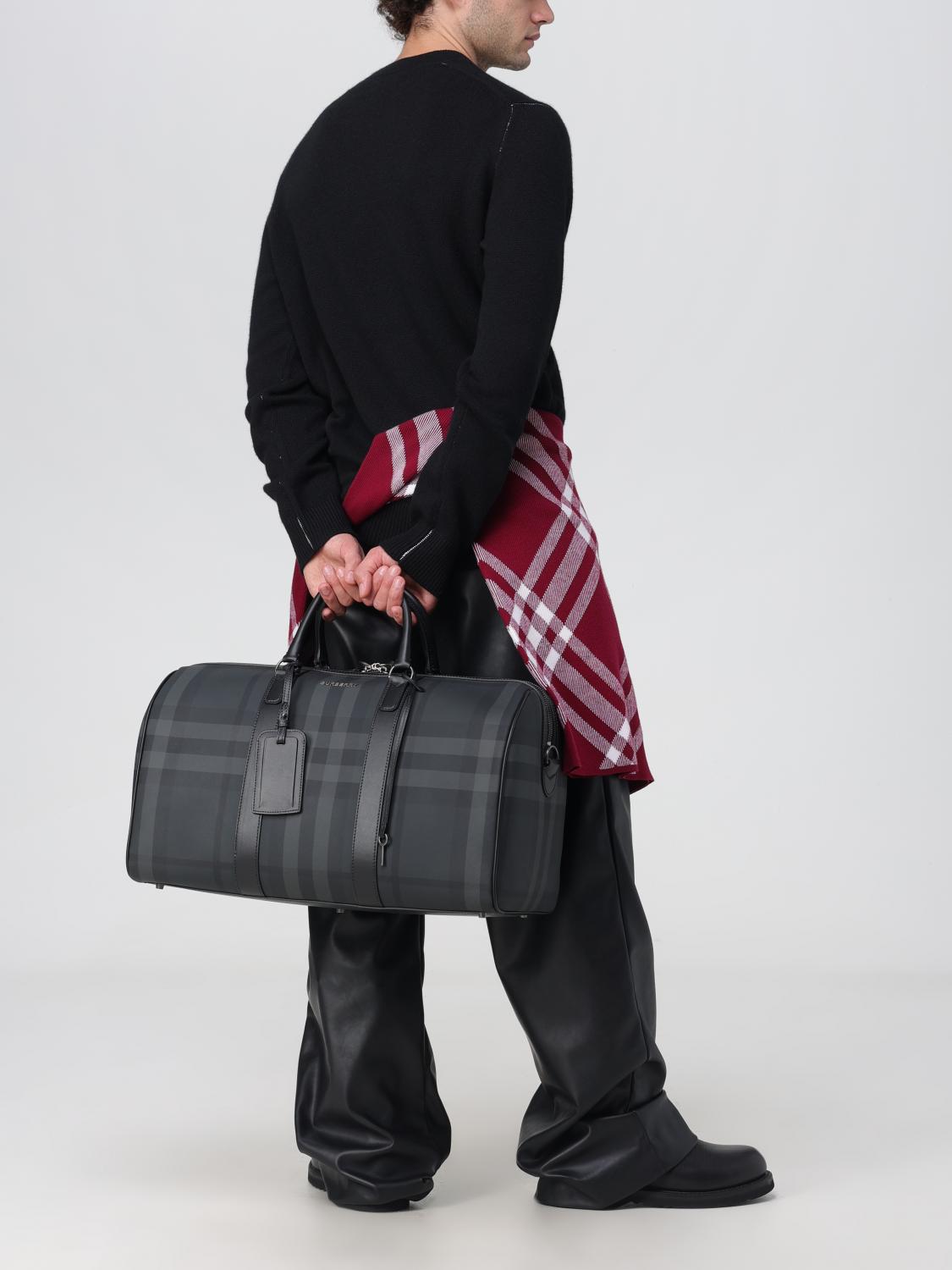 Burberry mens carry hot sale on luggage