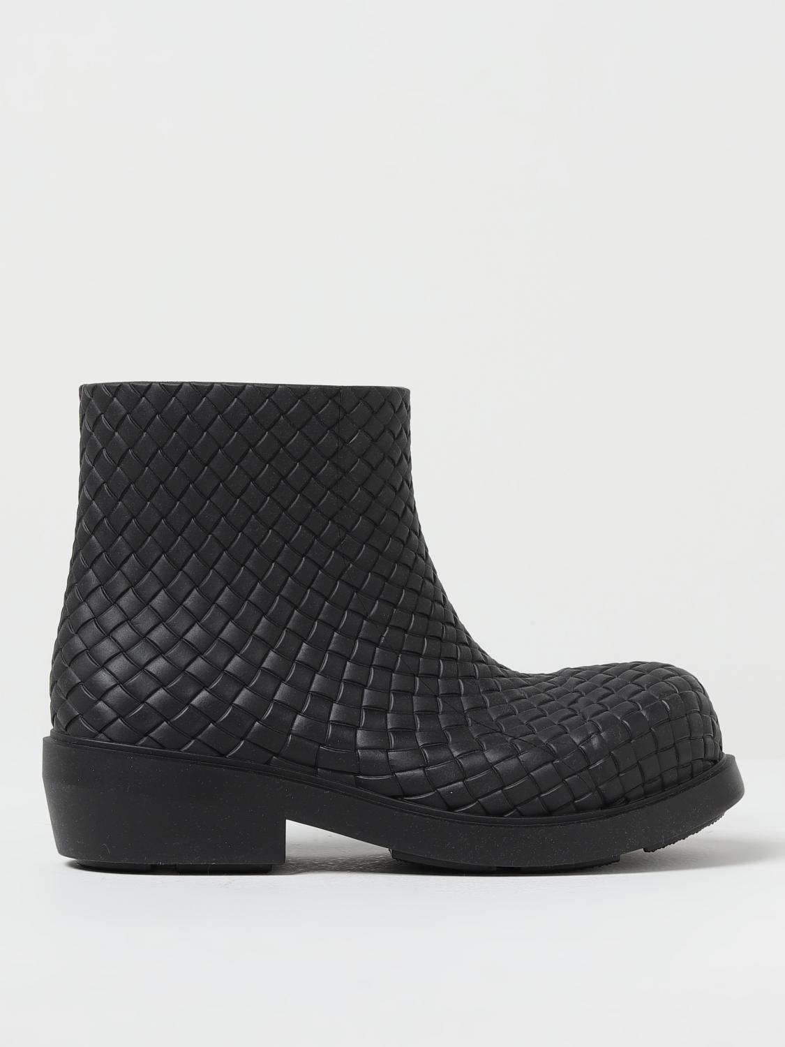 Bottega Veneta Round Toe Ankle Boots With Woven Texture In Black