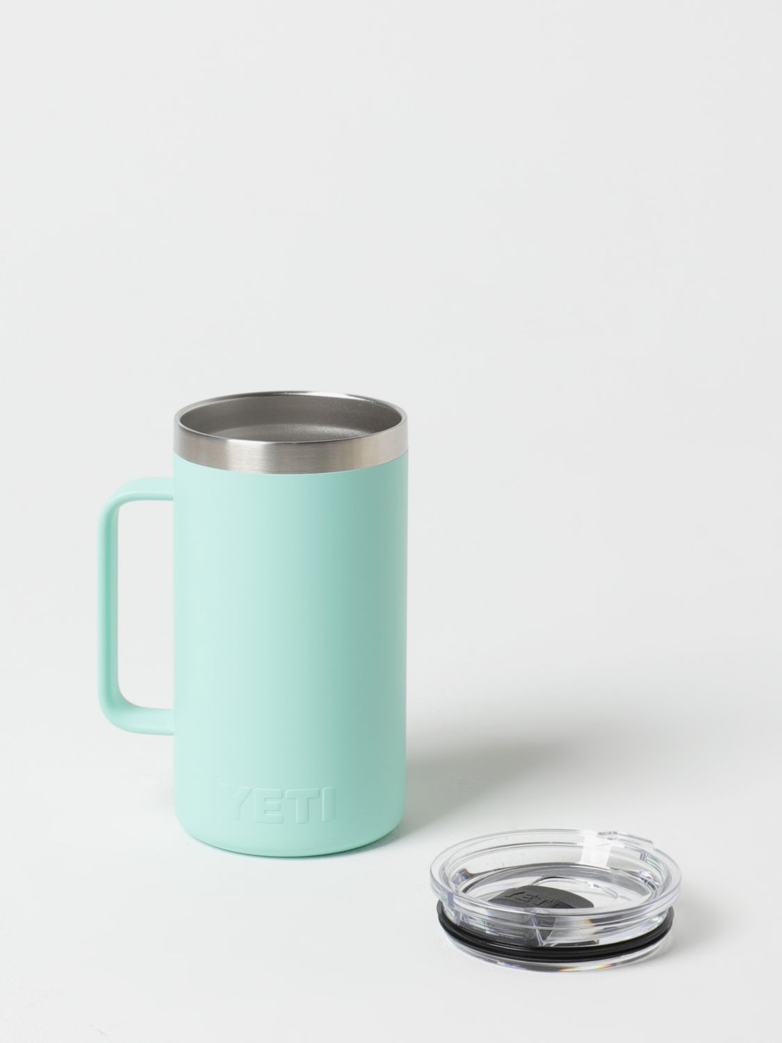 YETI: bottles and pitchers for lifestyle - Natural