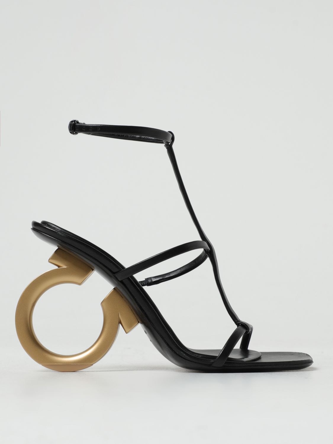 Ferragamo Runway Gancio T.10.5 In Black