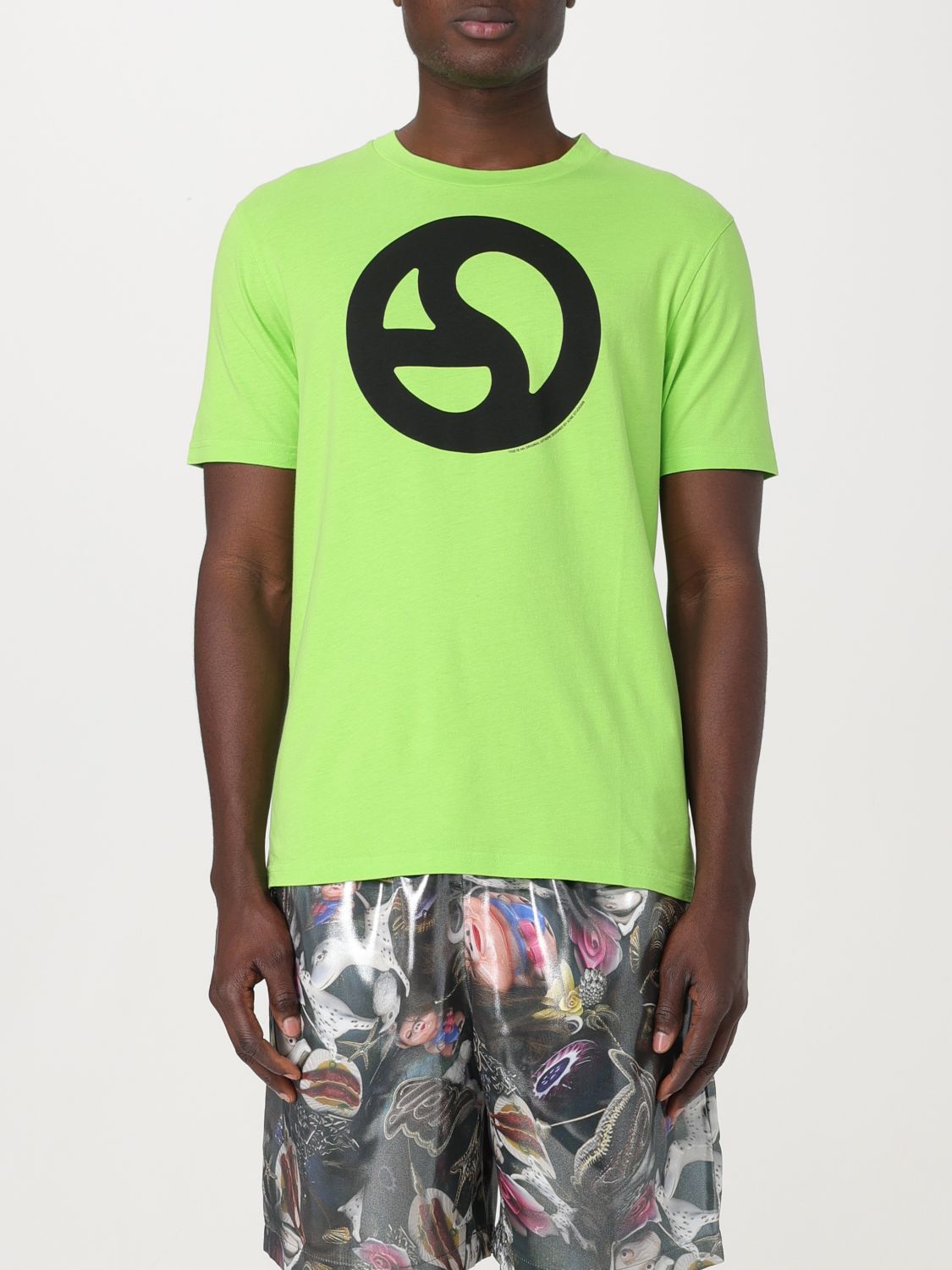 Shop Acne Studios T-shirt  Men Color Green