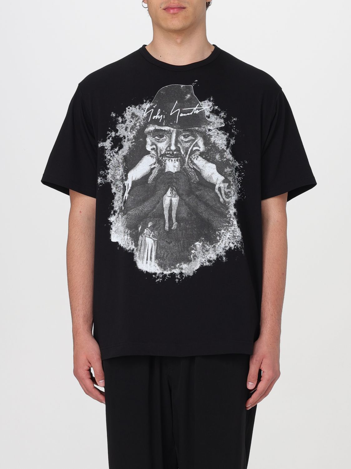 Shop Yohji Yamamoto T-shirt  Men Color Black