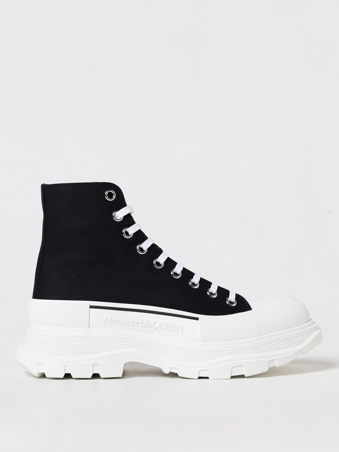 Shop Alexander Mcqueen Sneakers  Men Color Black In 黑色