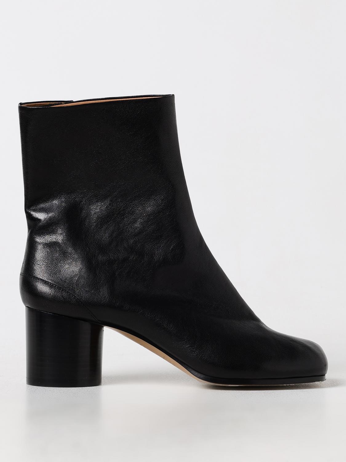 Shop Maison Margiela Flat Ankle Boots  Woman Color Black In Schwarz