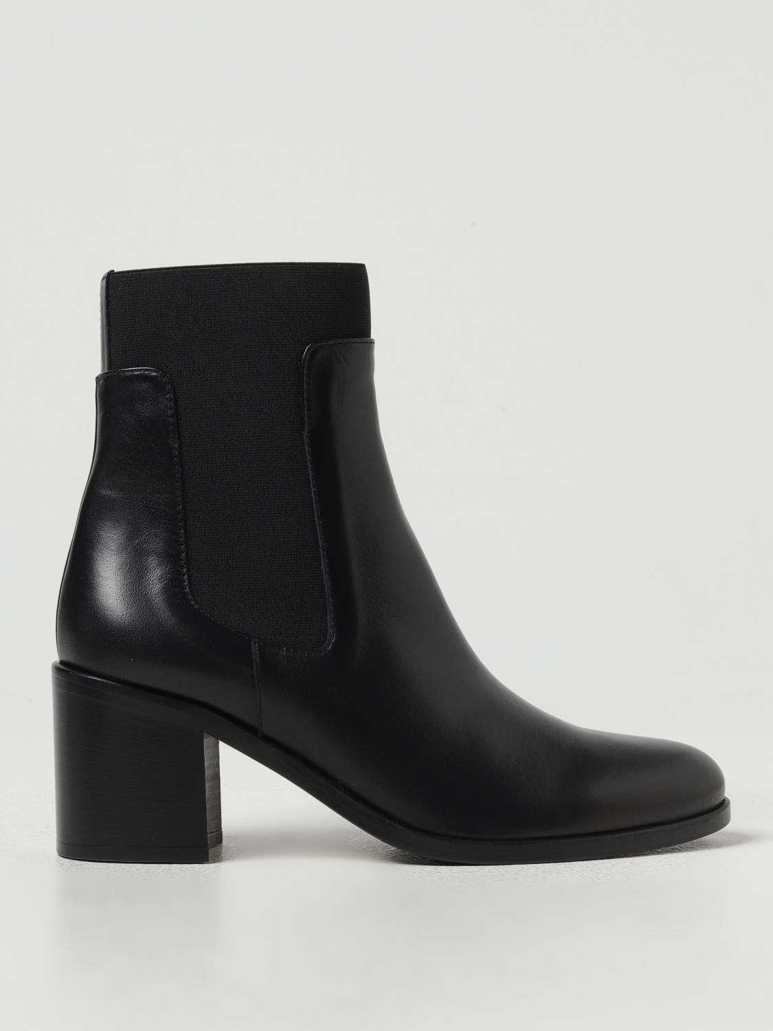 Shop Via Roma 15 Flat Ankle Boots  Woman Color Black In Schwarz