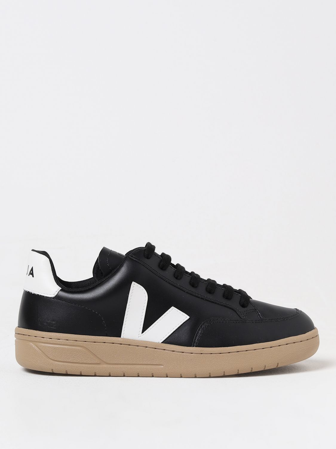 Shop Veja Sneakers  Woman Color Black In Schwarz