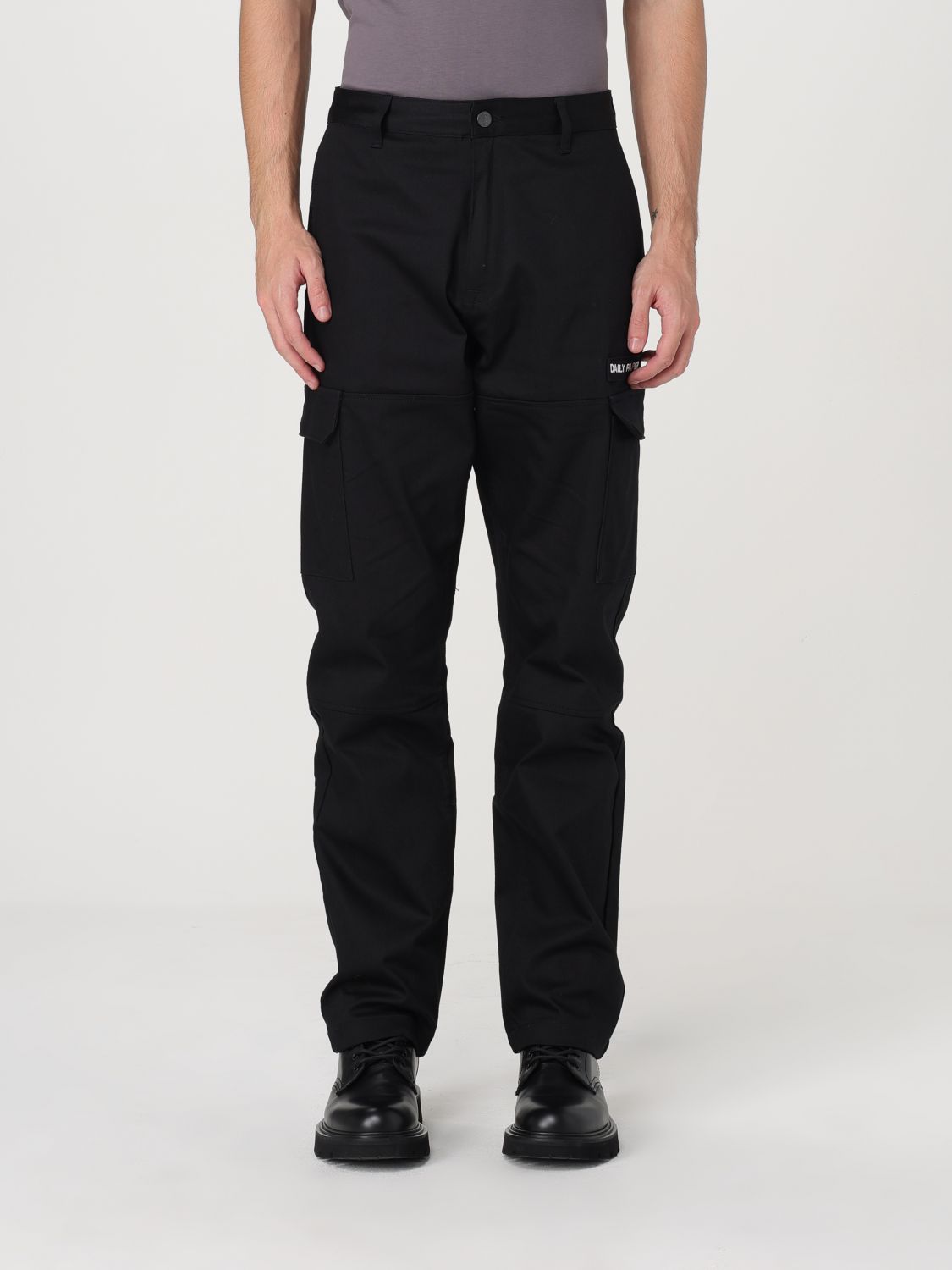 Shop Daily Paper Pants  Men Color Black In Schwarz