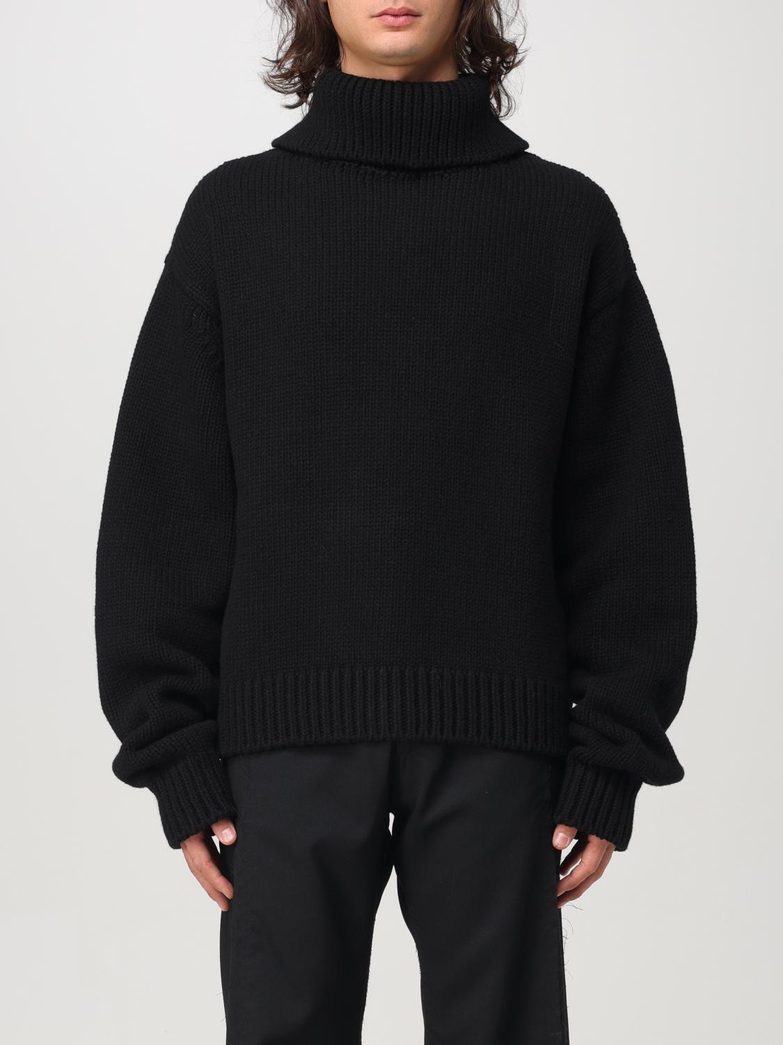 Airei Roll Neck Wool-cashmere Blend Sweatshirt In Schwarz