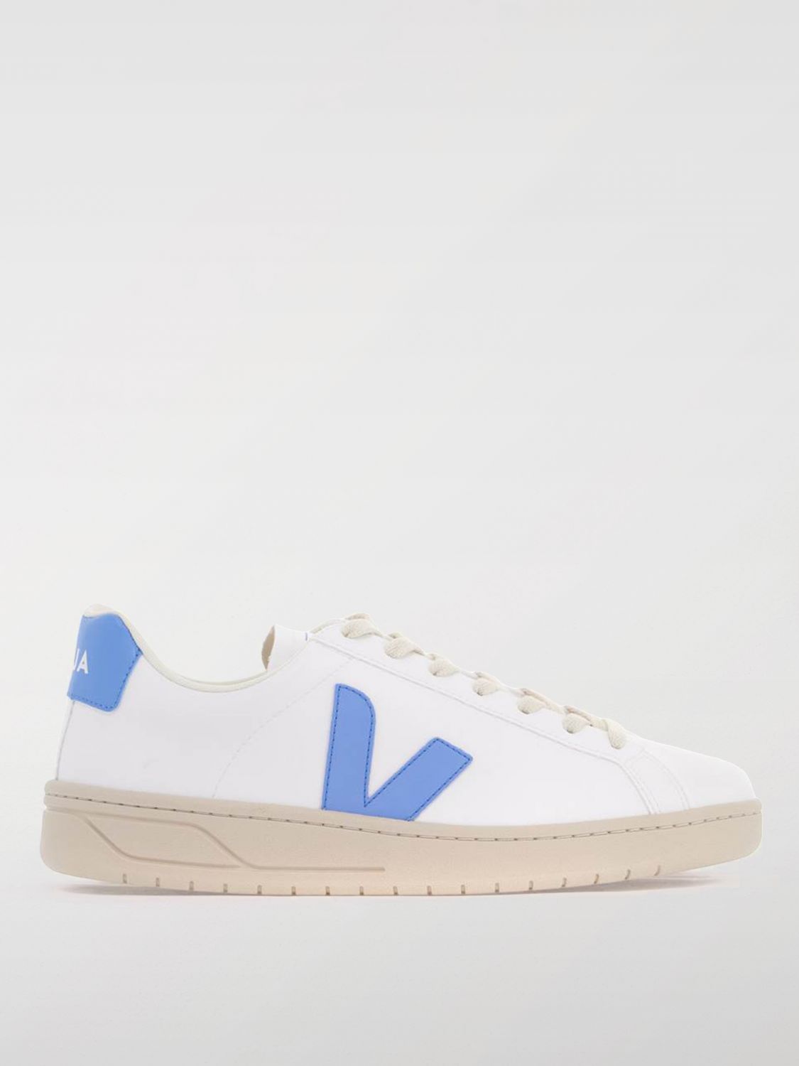 Shop Veja Sneakers  Men Color White In Weiss