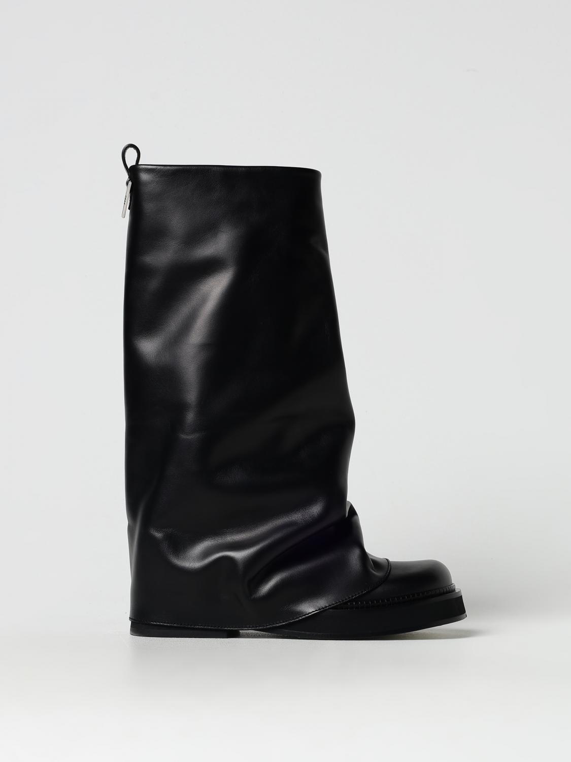 Attico Stylish Combat Boots With Square Toe Design In Schwarz