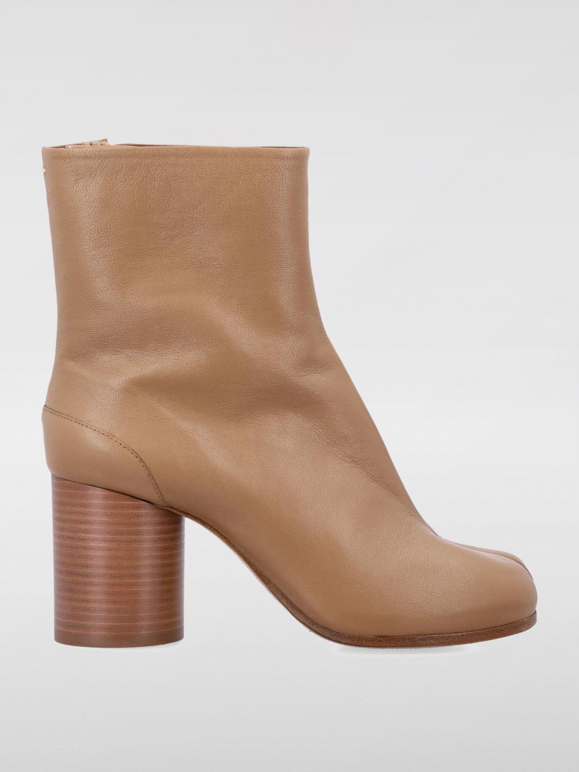 Maison Margiela Tabi Ankle Boots In Nude