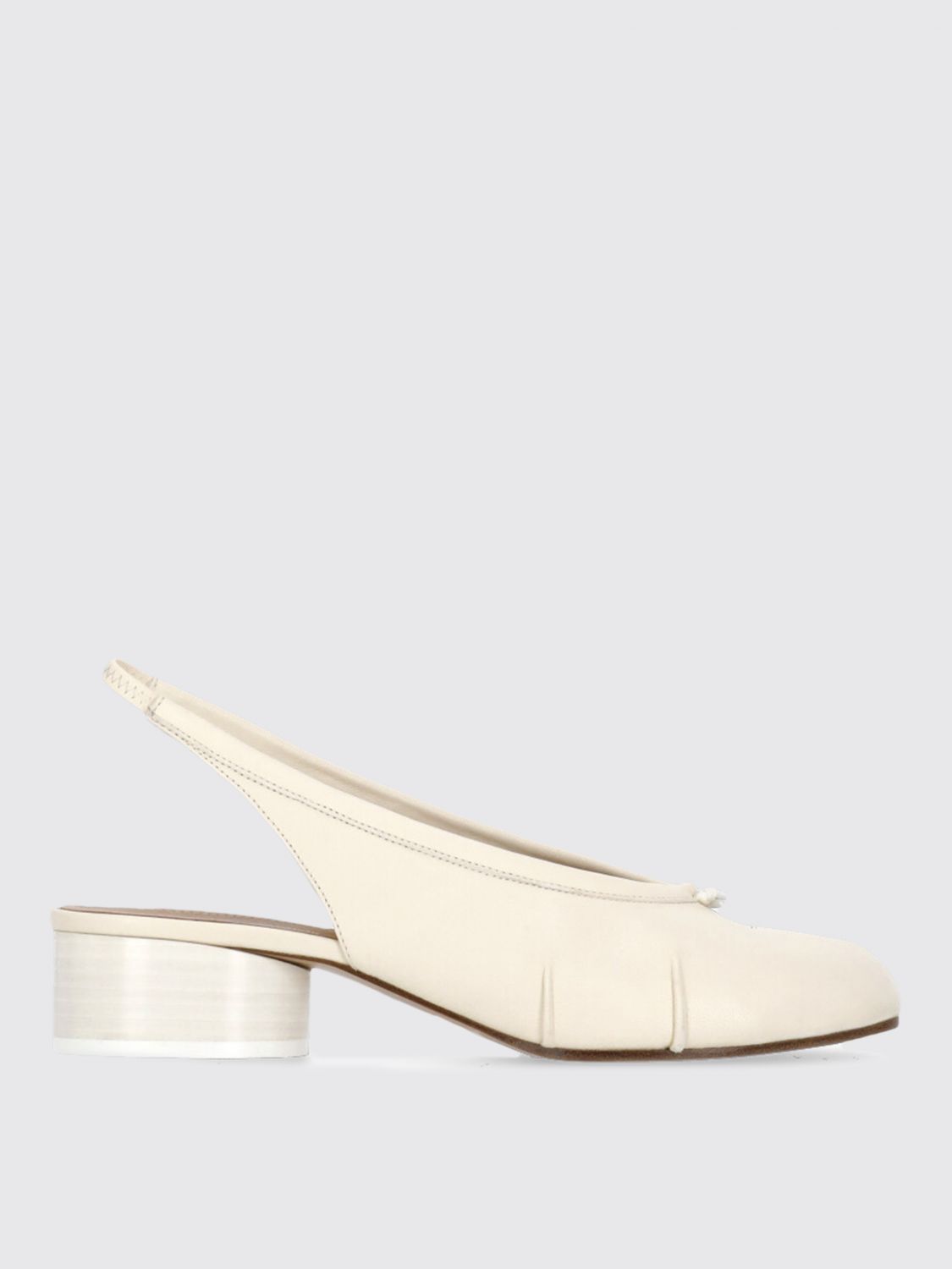 Shop Maison Margiela Pumps Woman Color White In Weiss