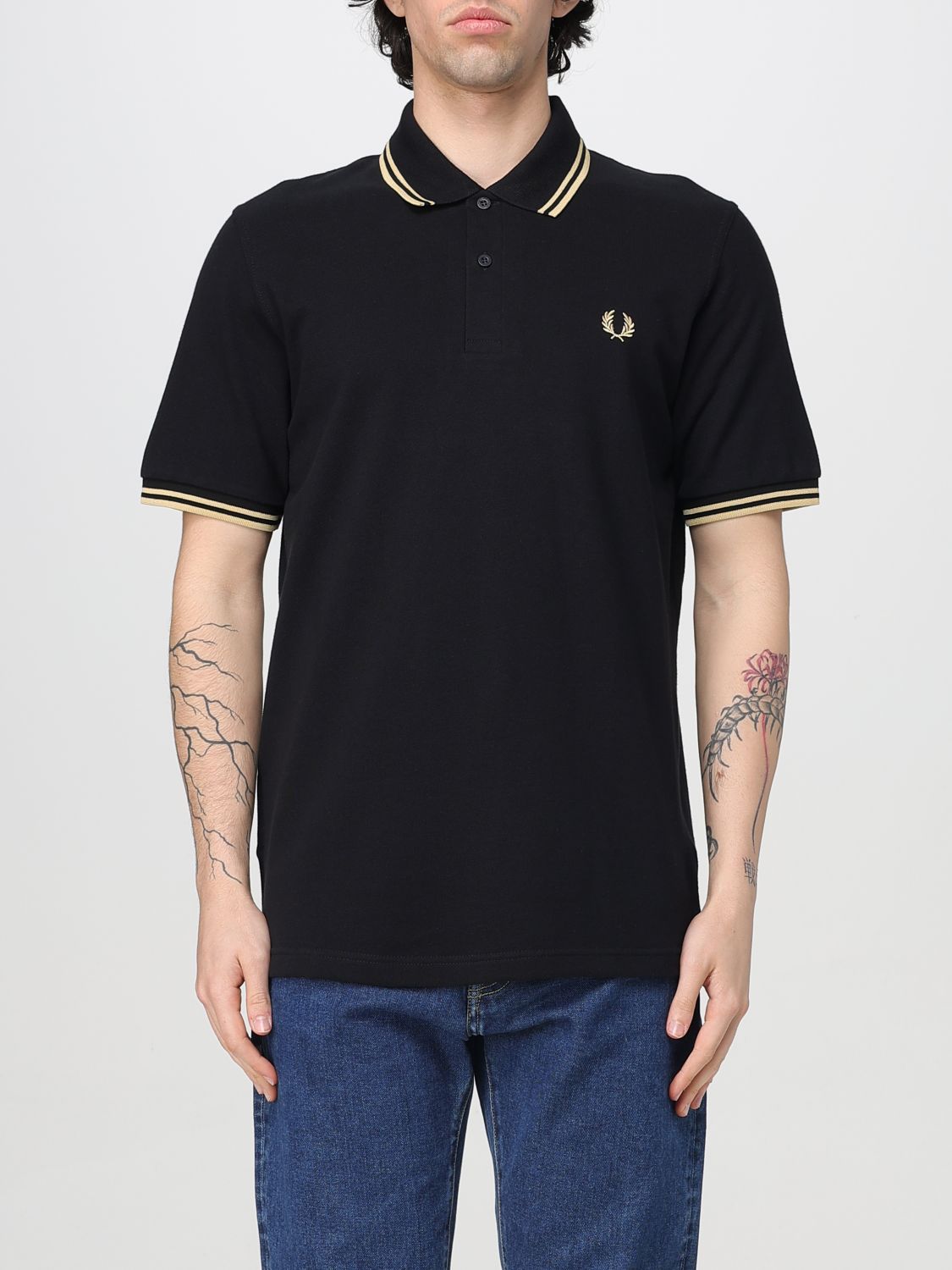 Fred Perry Polo Shirt With Contrast Trim And Collar In Schwarz