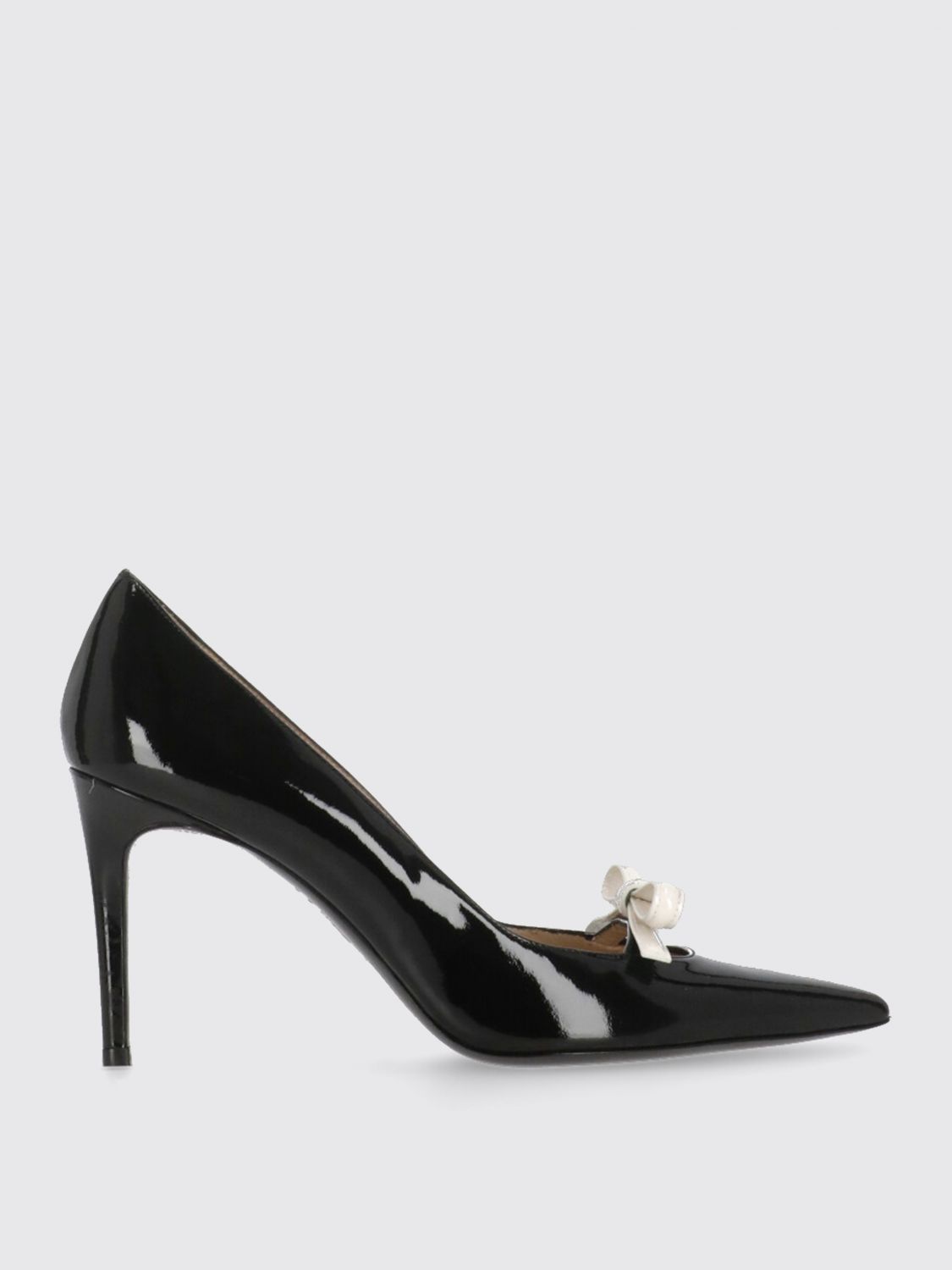 Stuart Weitzman Bow Detail Patent Leather Pointed Toe Pumps In Black