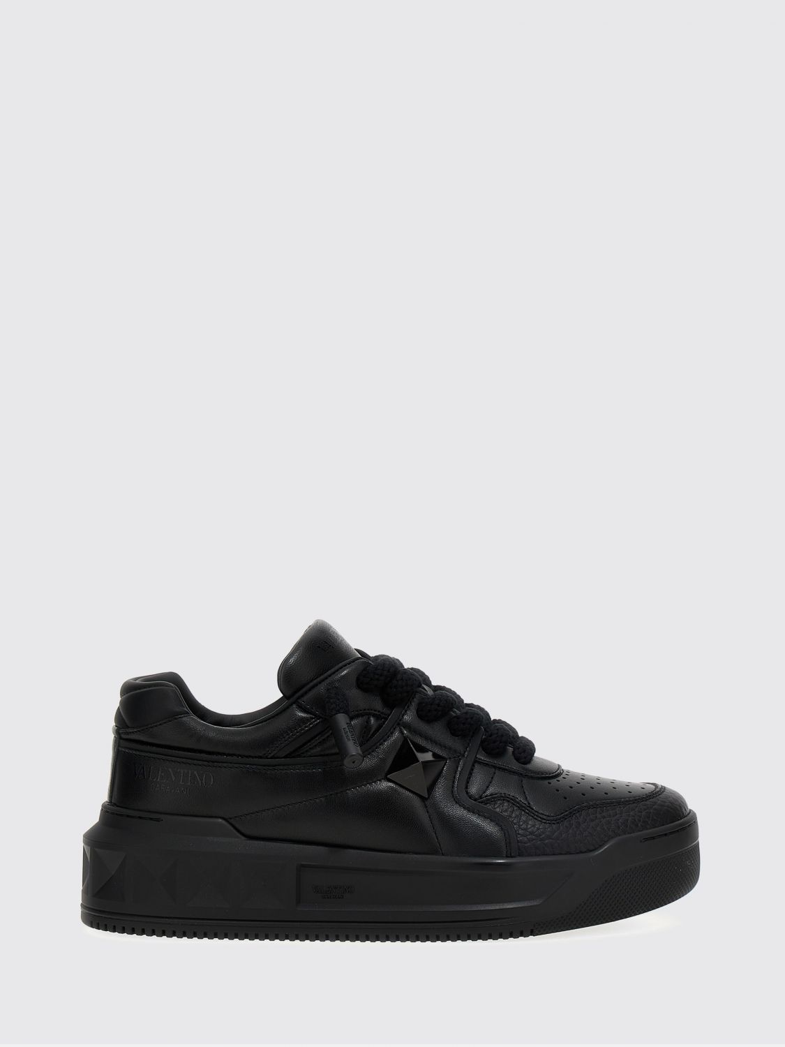 Valentino One Stud Xl Leather Low-top Sneakers In Black