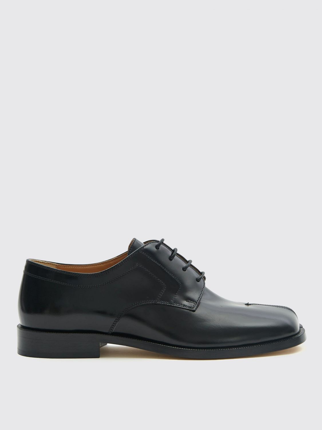 Maison Margiela Tabi Brushed Leather Lace-up Shoes In Black