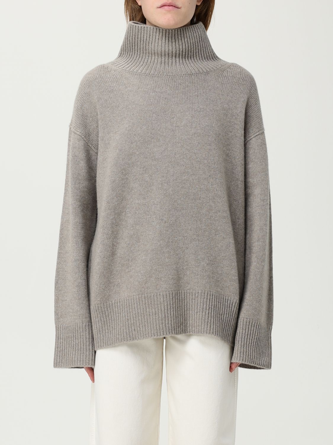 Soft Goat Girlfriend Cashmere Turtle-neck Jumper In Gray