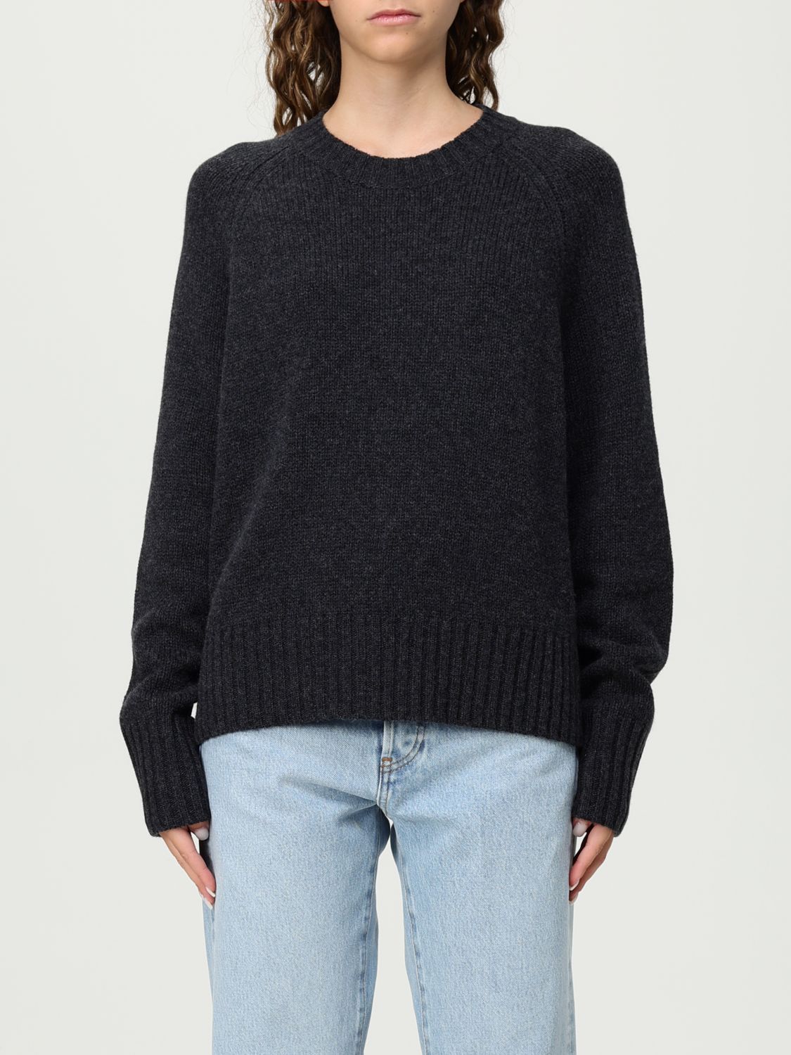 Allude Long-sleeved Ribbed Sweater In Gray