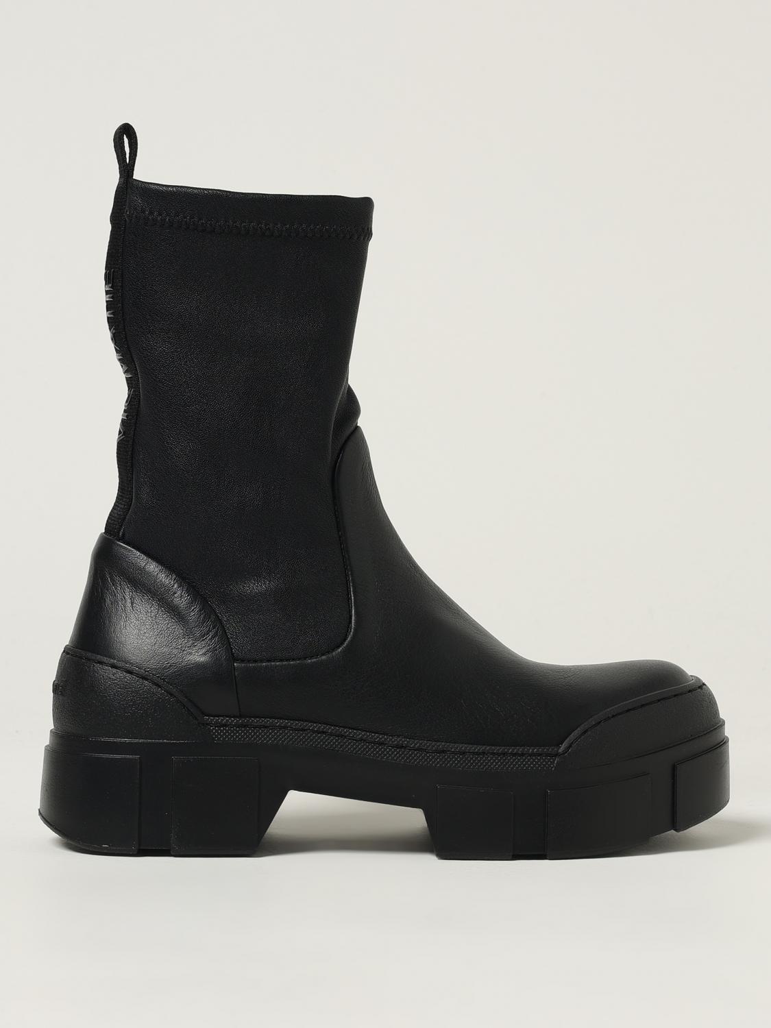 Vic Matie Travel Davison Booties In Black