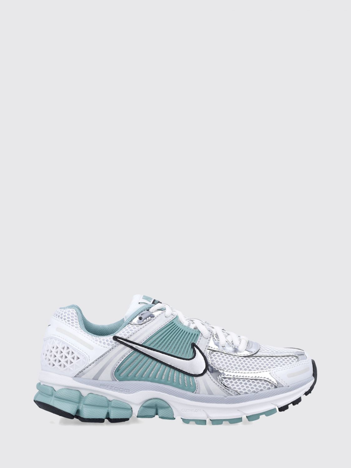Nike Wmns Zoom Vomero 5 Sneakers In Green