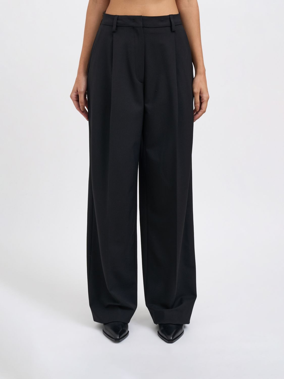 The Latest Pants Thelatest Woman Color Black In Black