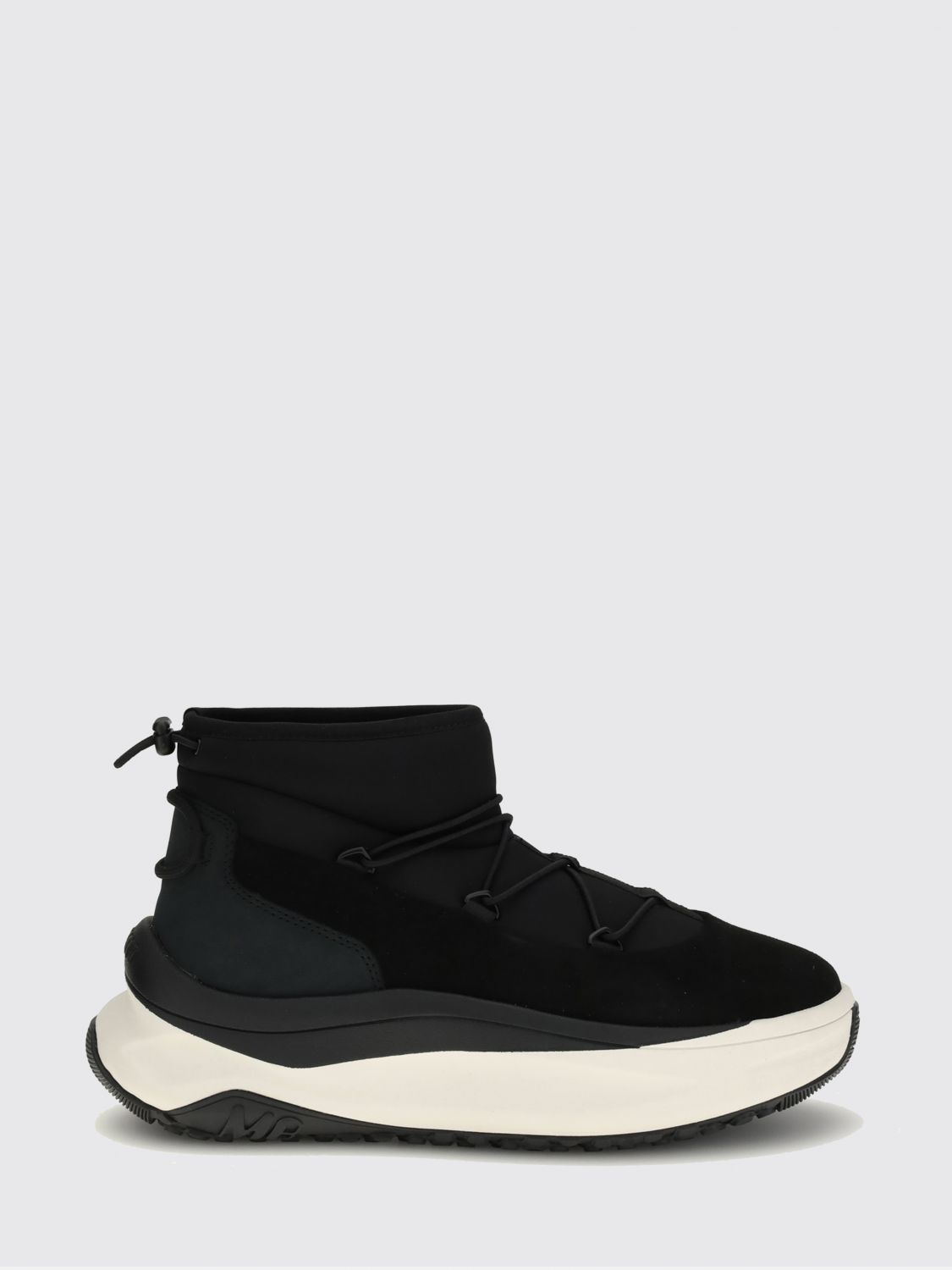 Moon Boot Low Cut Sneakers Contrast Sole In Black