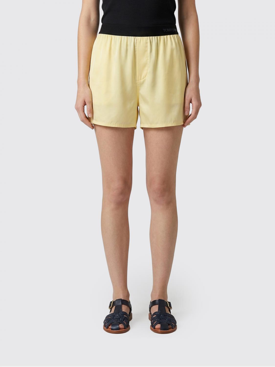TOM FORD TOM FORD Shorts Woman color Yellow　TOM FORD ショートパンツ ウーマン カラー イエロー