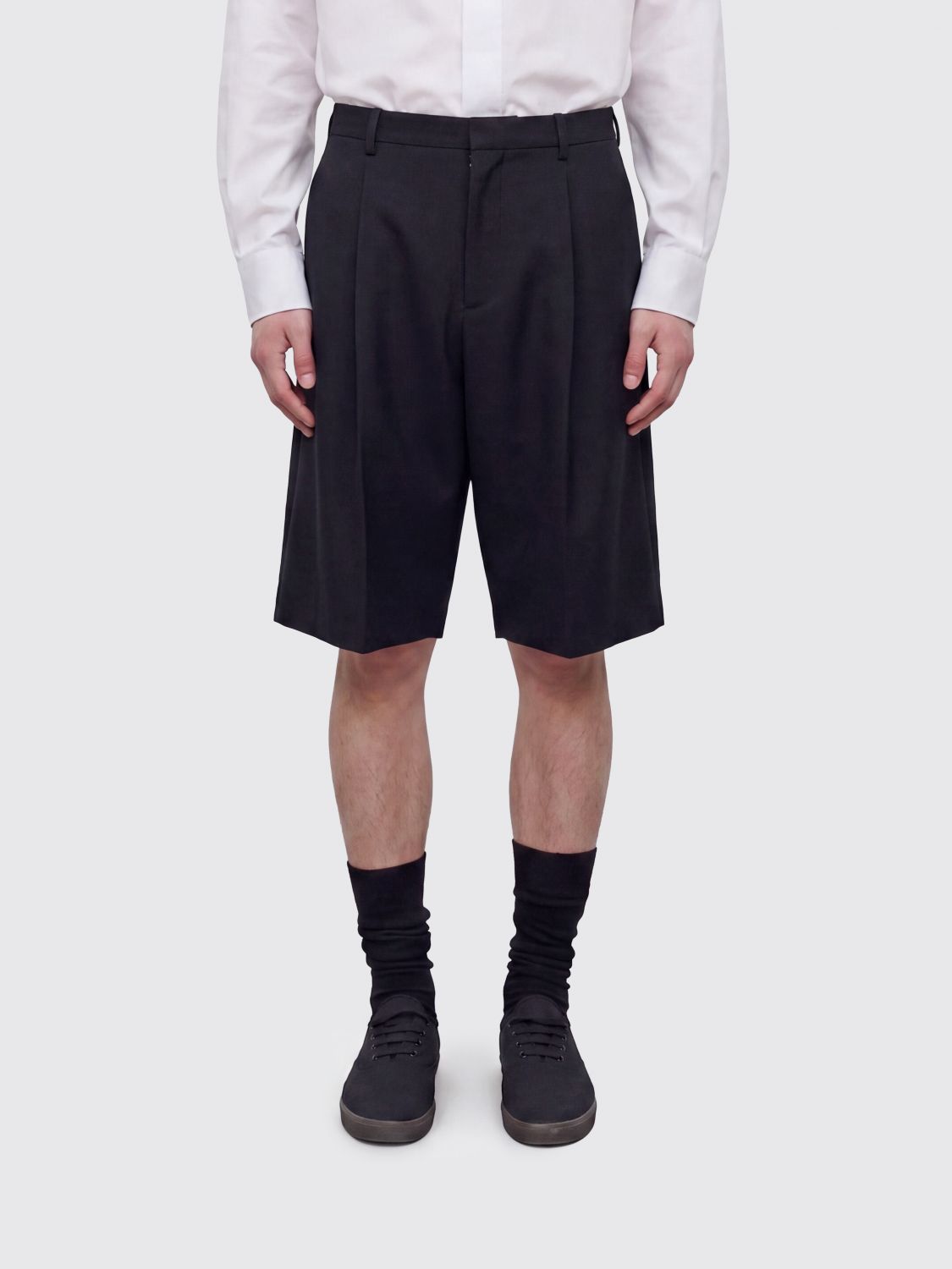The Row THE ROW Shorts Men color Black　THE ROW ショーツ メンズ カラー ブラック