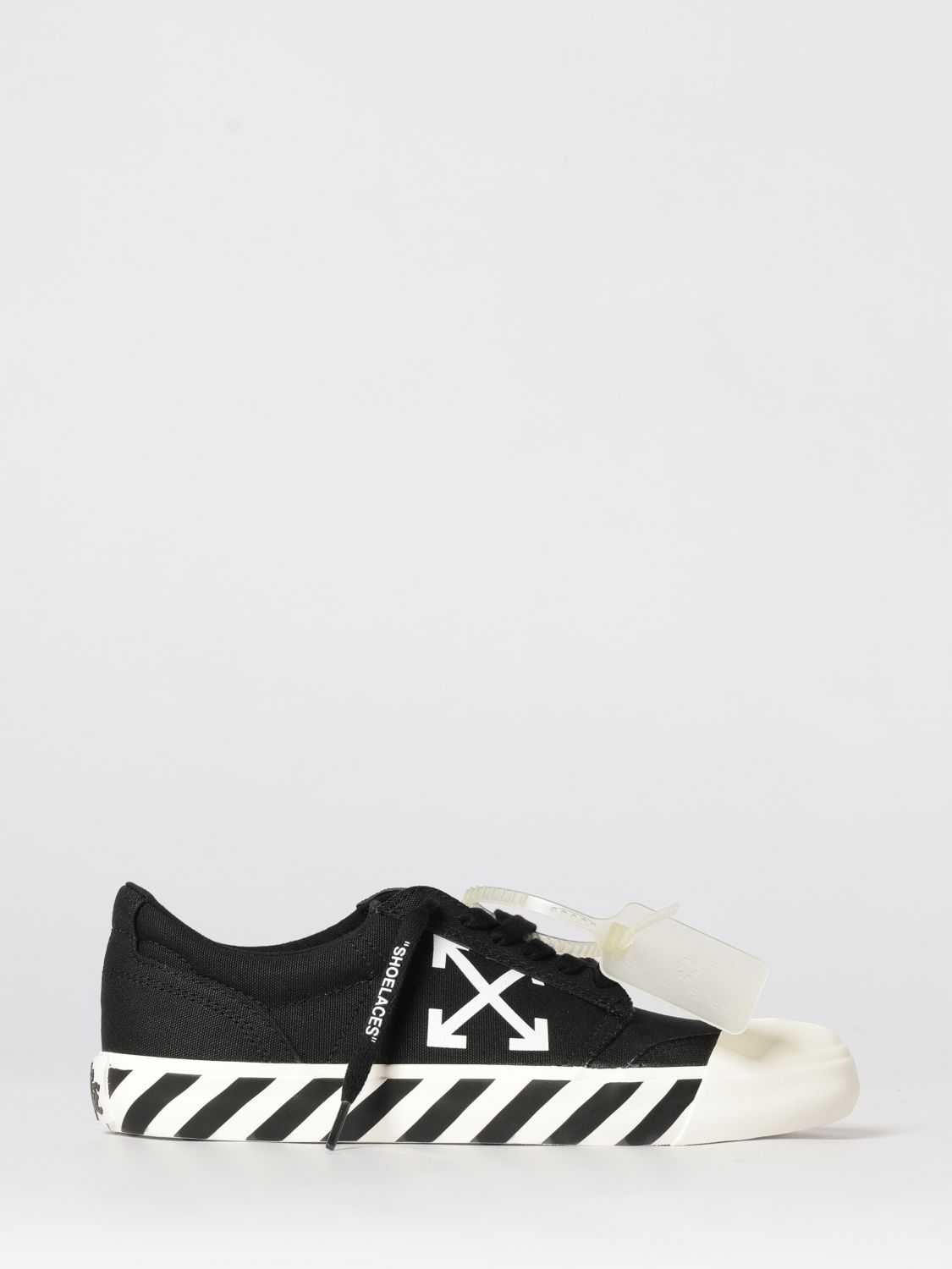 Off-White OFF-WHITE Sneakers Men color Black　OFF-WHITE スニーカー メンズ カラー ブラック