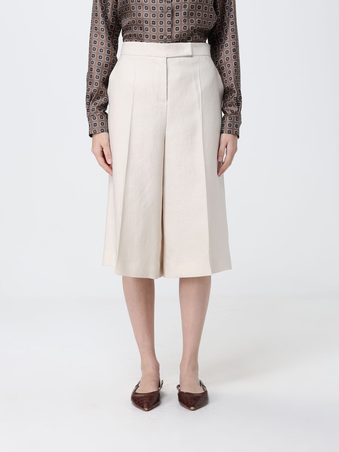 MAX MARA Shorts woman　MAX MARA ショートパンツ 女性 MAX