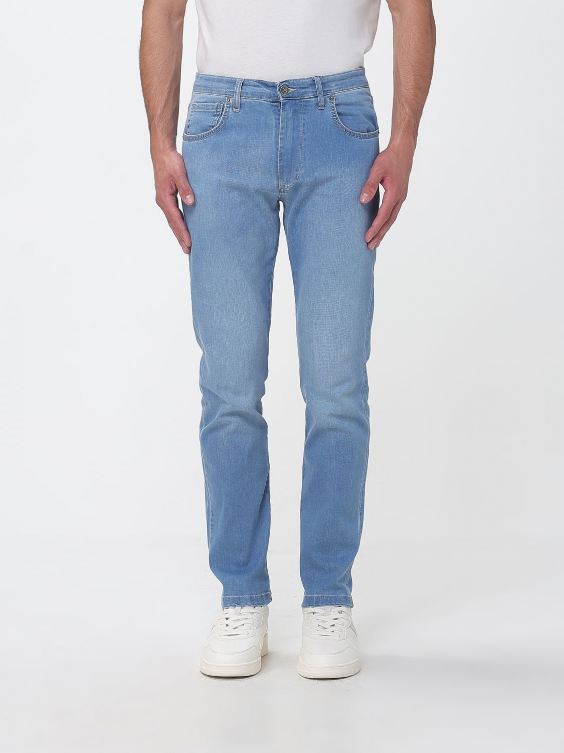Xc Classic Five-Pocket Slim Fit Jeans in Denim with a Mid-Rise Waist