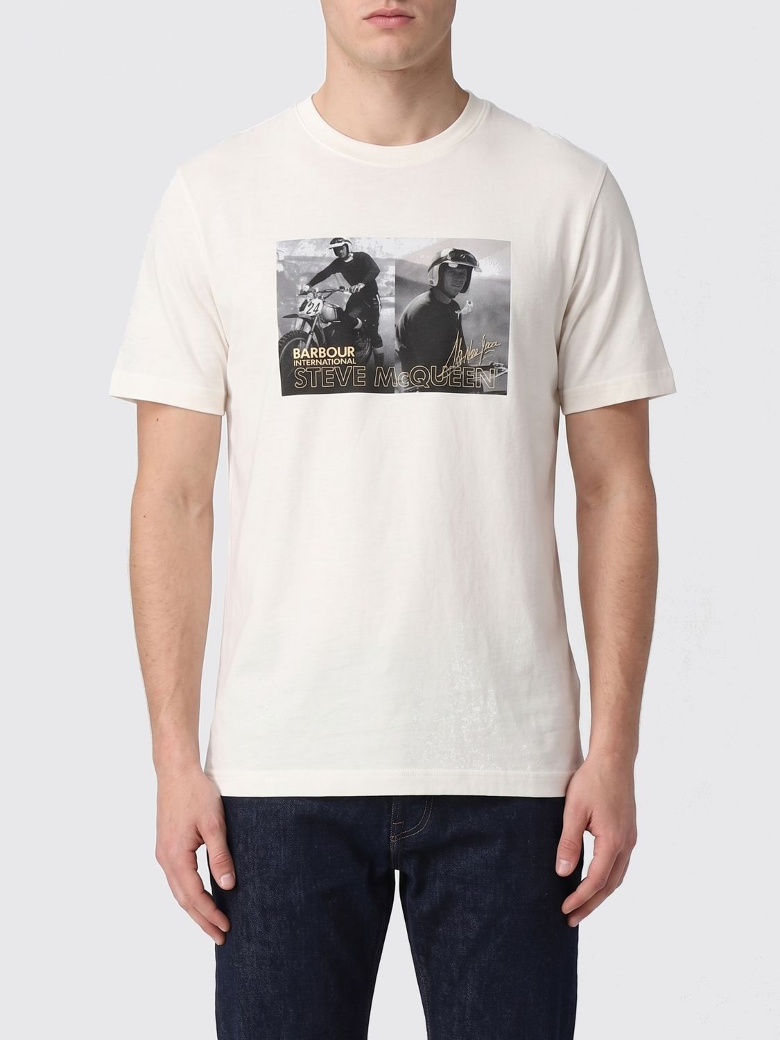 BARBOUR Slim Fit Cotton T-Shirt with Crew Neck and Contrast Logo　BARBOUR スリムフィット コットン T シャツ、クルーネック、コントラストロゴ付き BARBOUR