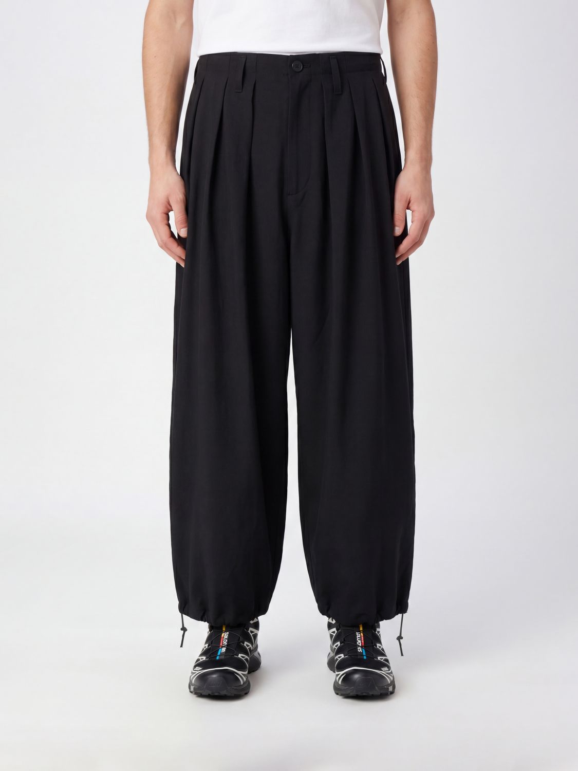 YOHJI YAMAMOTO Pants Men color Black