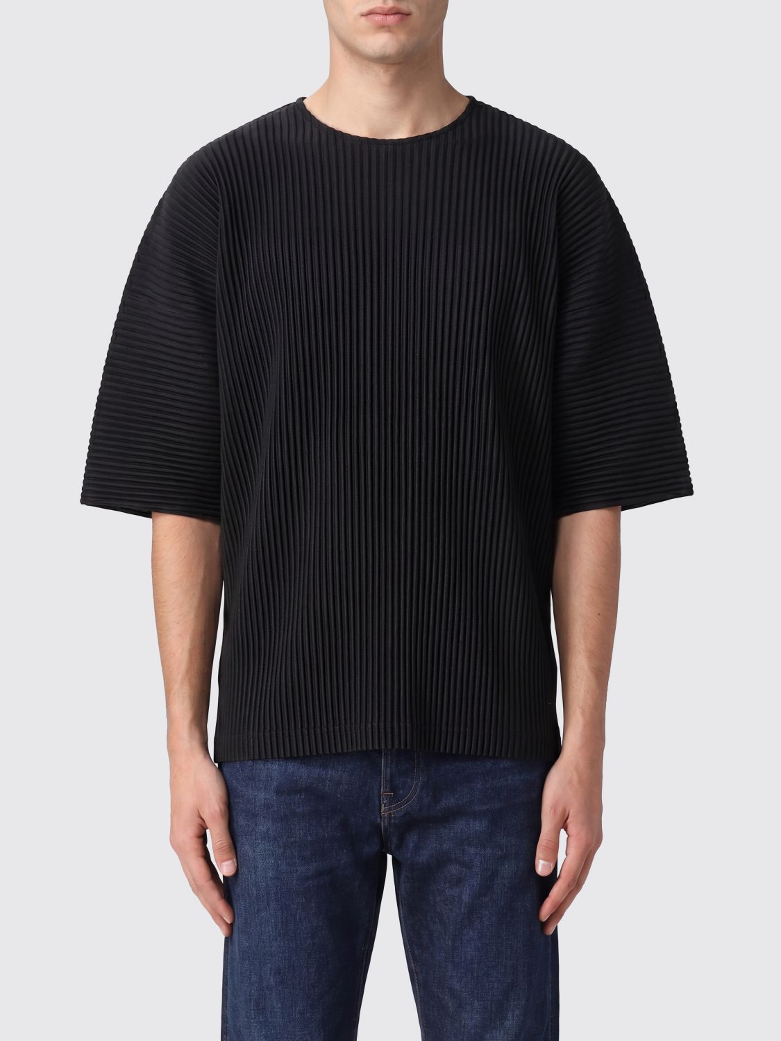 HOMME PLISSE' ISSEY MIYAKE T-shirt girocollo Homme Plissé Issey Miyake in poliestere tecnico plissettato