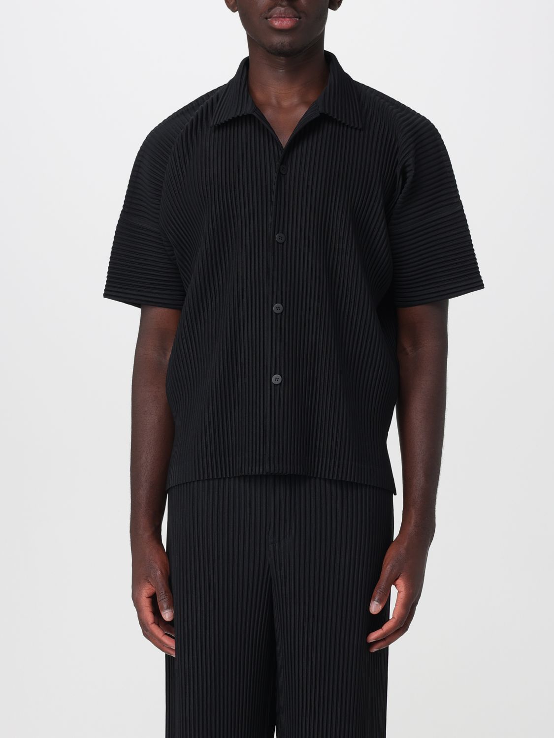 HOMME PLISSE' ISSEY MIYAKE Camicia bowling Homme Plissé Issey Miyake in crêpe con maniche corte