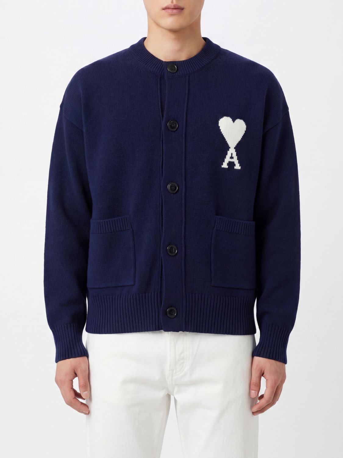 AMI PARIS Wool and Cotton Blend Cardigan with Contrast Jacquard Logo　AMI PARIS ウールとコットンのブレンド カーディガン コントラストジャカードロゴ付き AMI