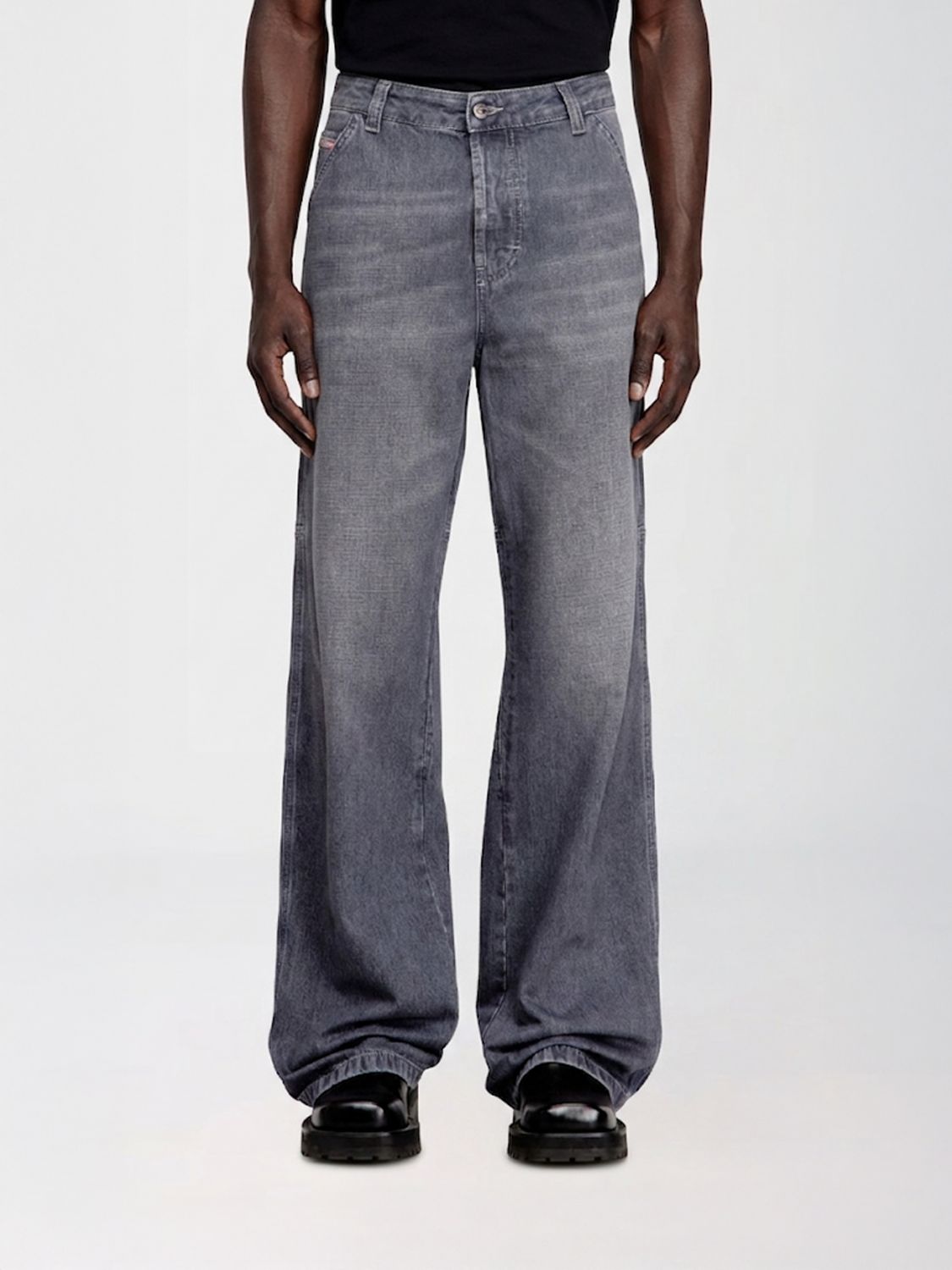 DIESEL D-Livery Wide-Leg 5-Pocket Jeans in Denim with Mid-Rise Waist　DIESEL D-Livery ワイドレッグ 5 ポケット ジーンズ デニム ミッドライズ ウエスト DIESEL
