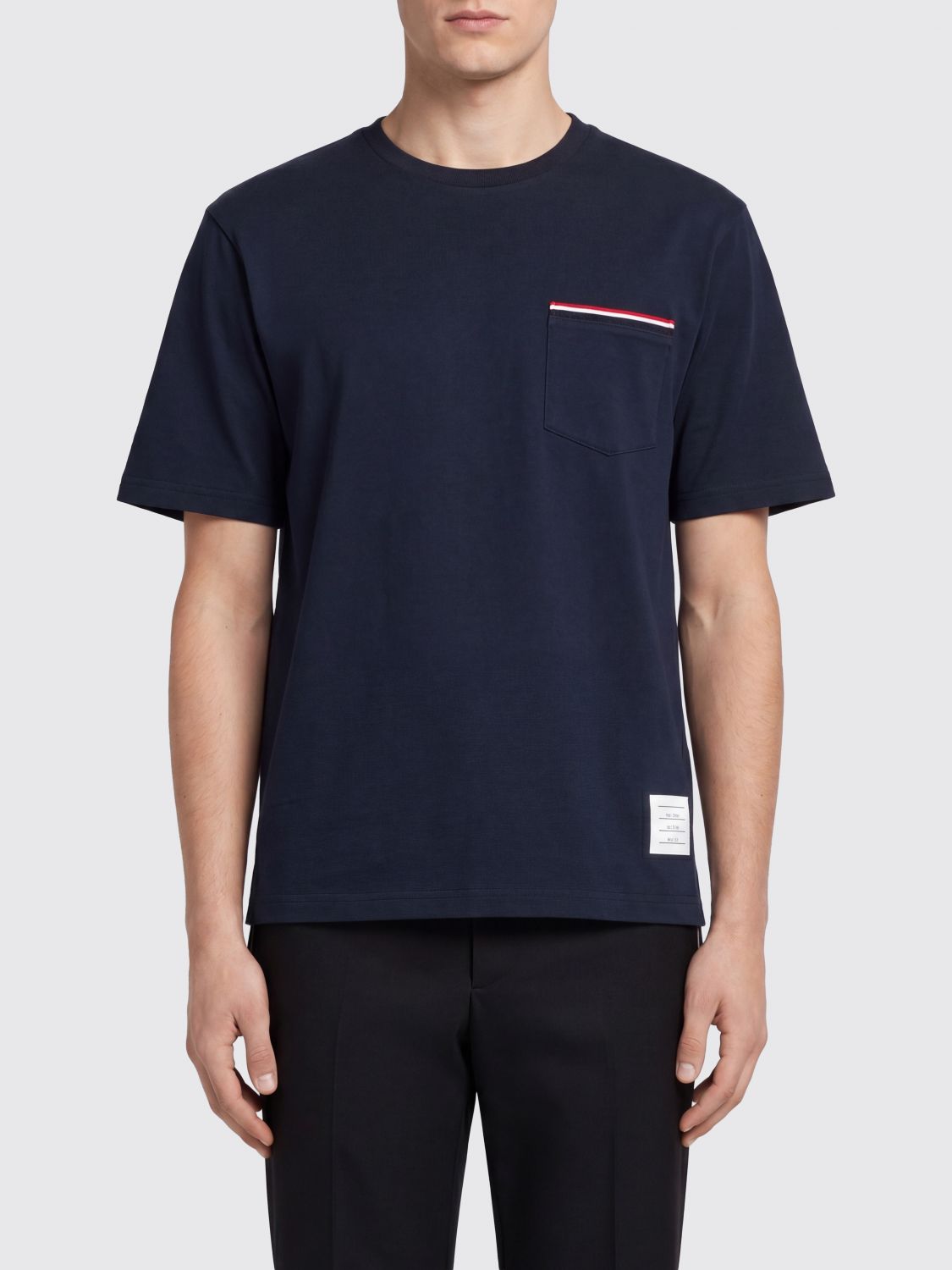 THOM BROWNE 4-Bar-T-Shirt aus Baumwolle mit aufgesetzter Tasche