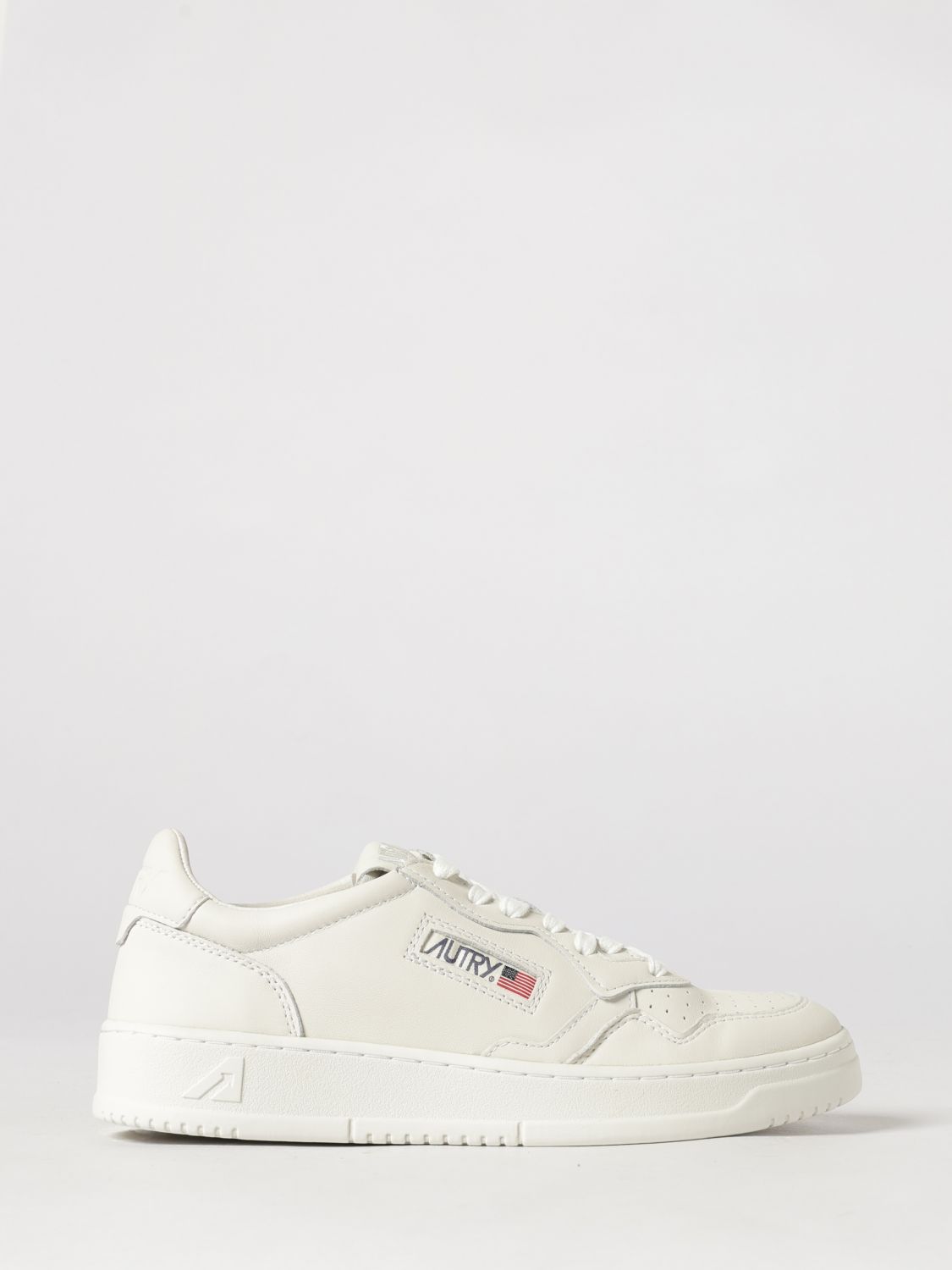AUTRY Medalist Low Top Trainers in Bicolour Leather and Suede AUTRY Medalist Low Top Trainers in Bicolour Leather and Suede