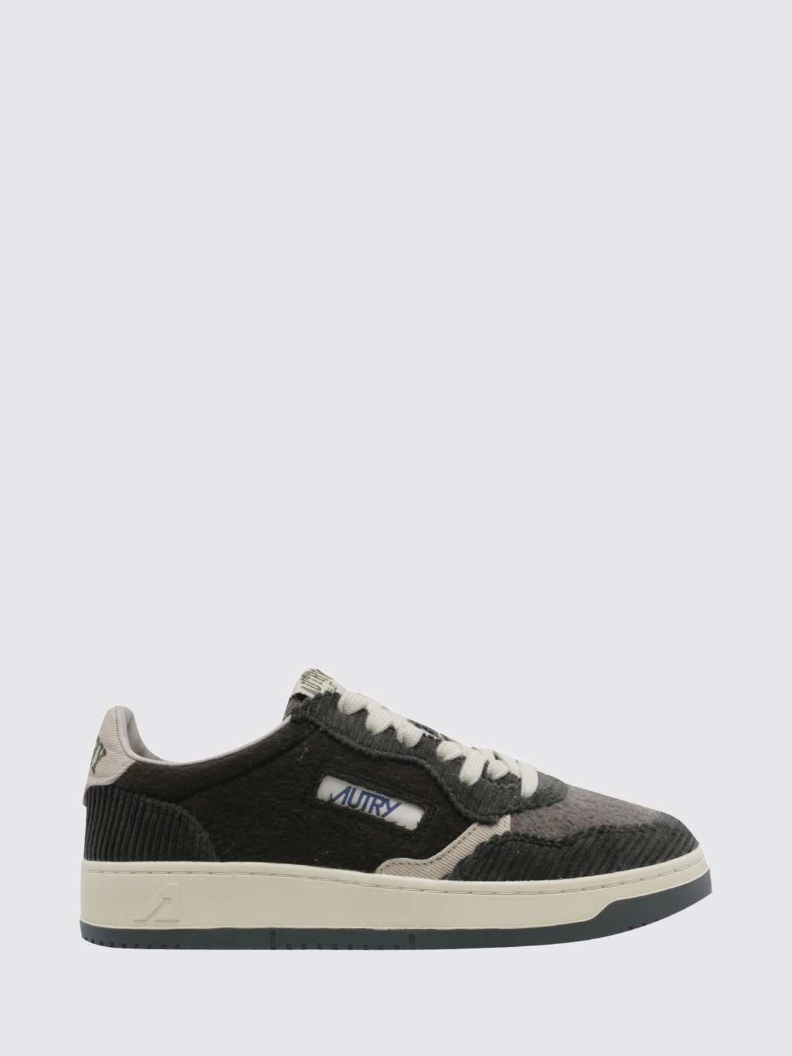 AUTRY Medalist Low Sneaker aus glattem Kalbsleder mit perforierter Spitze