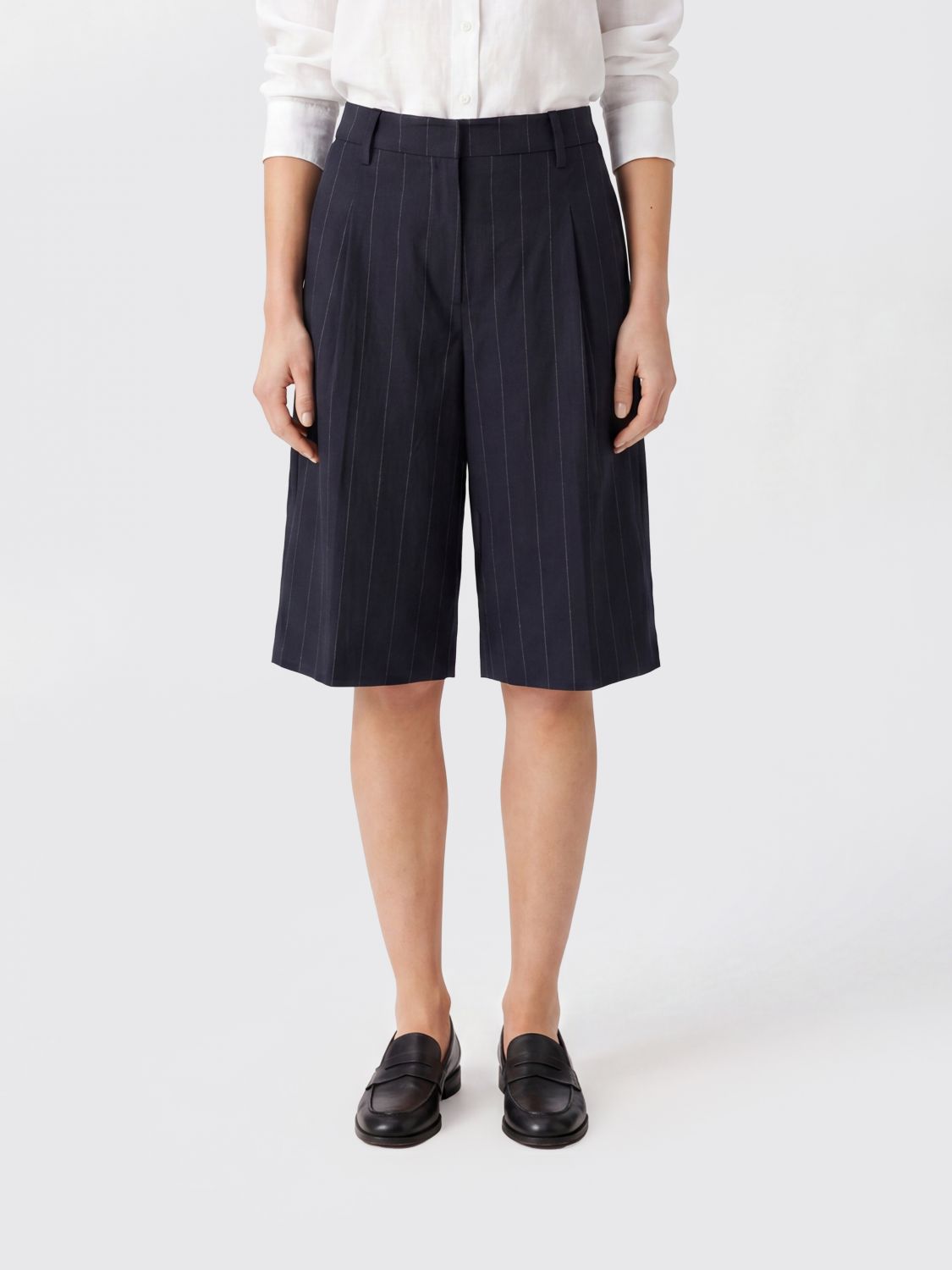 TAGLIATORE High-Waisted Pinstriped Knee-Length Tailored Shorts　TAGLIATORE ハイウエスト ピンストライプ 膝丈 テーラード ショーツ TAGLIATORE