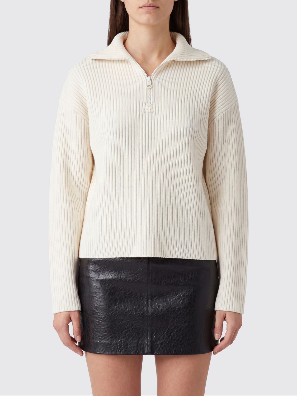 COURRÈGES Dolcevita a coste in pura lana merino con chiusura a mezza zip