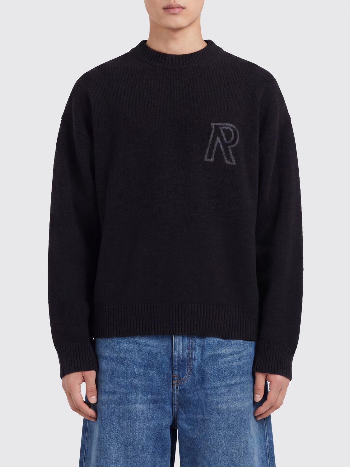 REPRESENT Rundhalspullover aus Alpakawollmischung mit Jacquard-Logo und überschnittenen Schultern