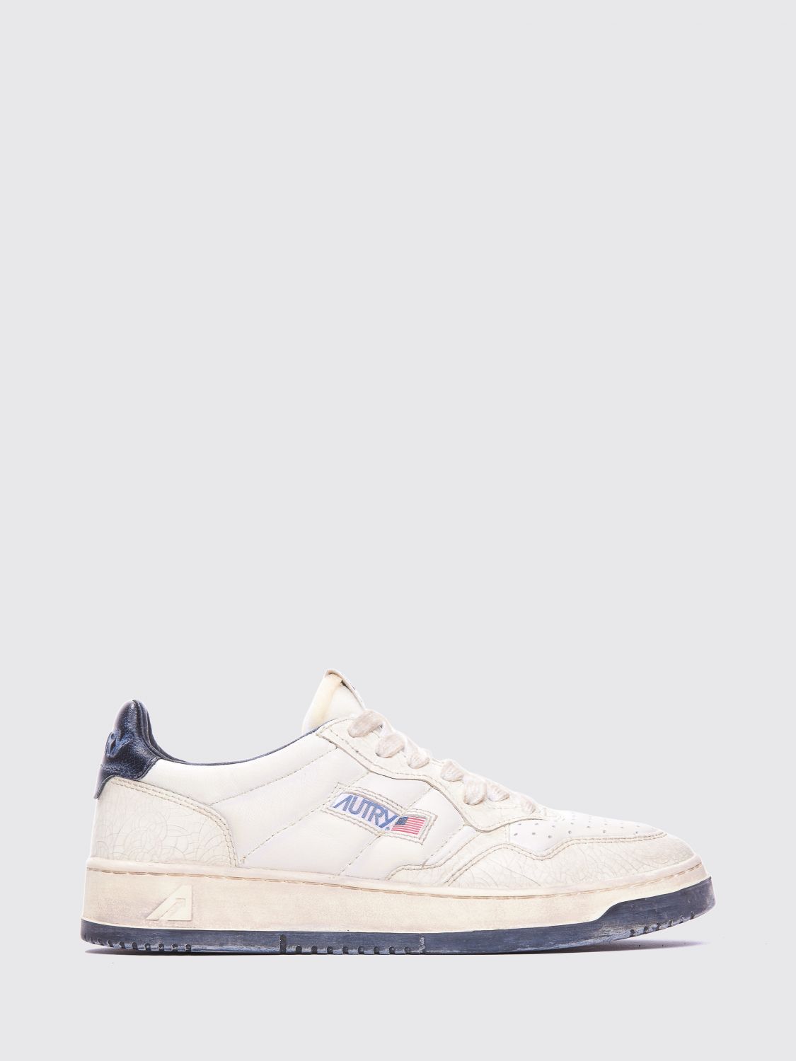 AUTRY Medalist Low Super Vintage Sneakers aus Kalbsleder mit Used-Effekt